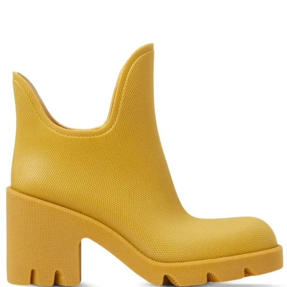 Burberry Shoes - 34. Burberry Marsh Ankle Rubber Boots